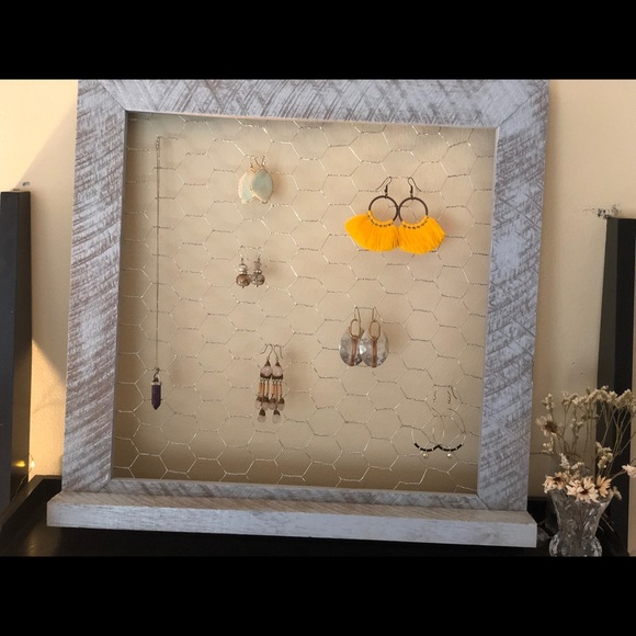 SOLD SOLD SOLD Distressed wooden jewelry frame - Picture 6 of 7